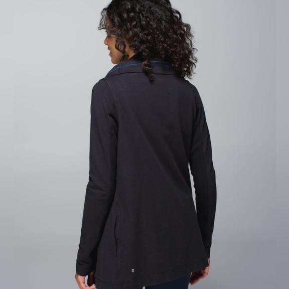 Lululemon Savasana Black Wrap Cardigan Jacket Women Size 8 style W4264S - Picture 2 of 16